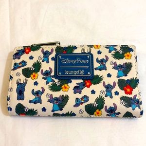 NWOT Disney Parks Loungefly Wallet
